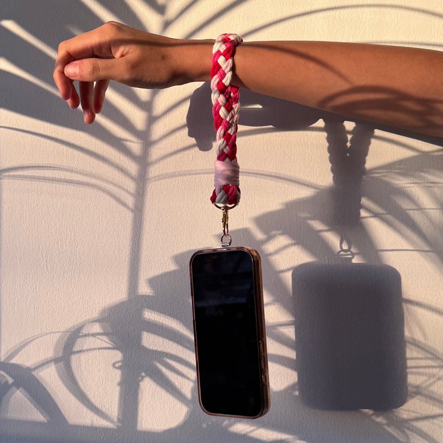 wristlet - strawberry swirl