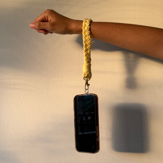 wristlet - buttermilk yellow